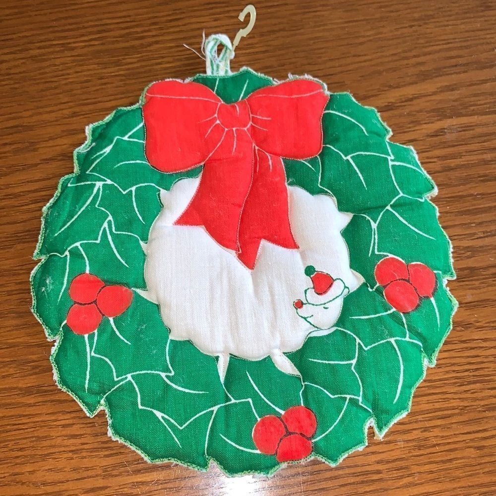 Nwot vintage padded Christmas wreath‎ hot pad or pot  holder
